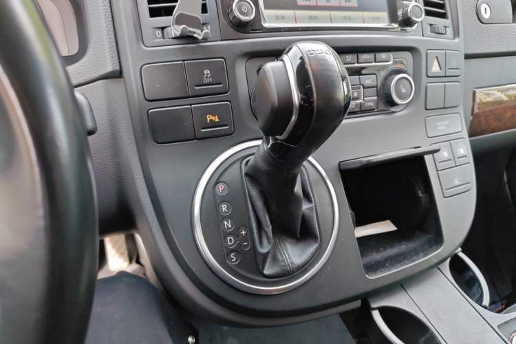 Used Volkswagen Multivan 2012 2.0 TSI Two-Wheel-Drive Luxury Edition
