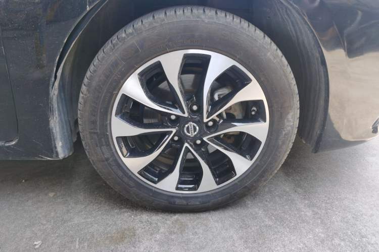 Used Nissan Sylphy 2019 1.6XV CVT Smart Connect Luxury Edition China V Standard Right Front Wheel Hub