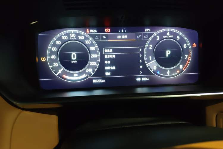 Used Land Rover Range Sport 2018 3.0 SC V6 HSE DYNAMIC Odometer Close Up