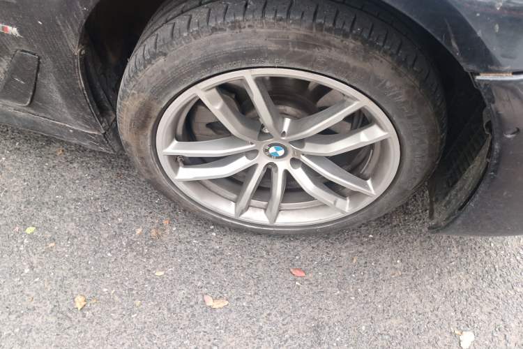 Used BMW 5 Series 2019 Restyled 525Li M Sport Package Right Front Wheel Hub