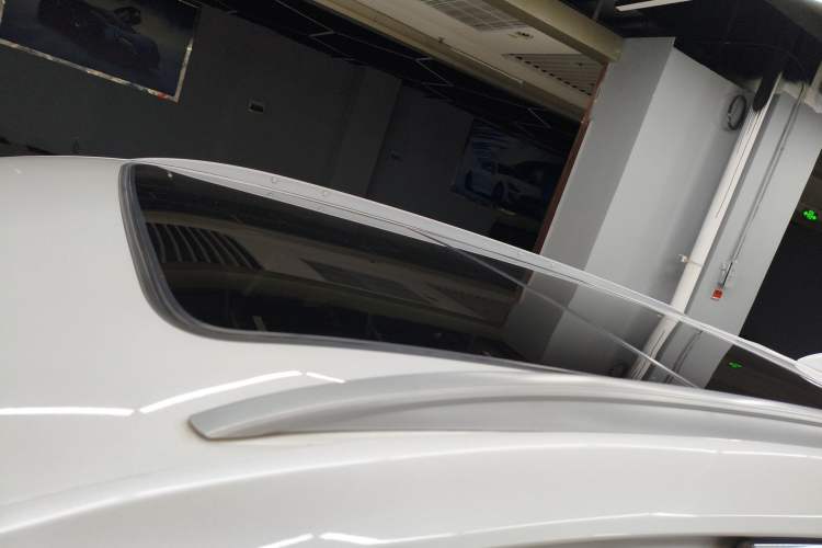 Used Cadillac XT5 2018 25T Luxury Model Roof