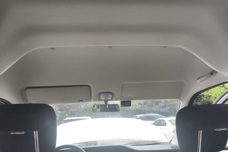 Used CHANGAN KUAYUE Xing V5 
