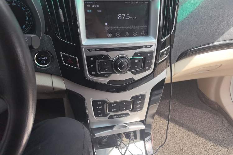 Used BYD e5 2017 300 Prestige Edition Audio And AC Panel