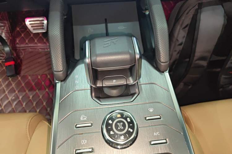 Used JETOUR Traveler 2023 2.0T All-Wheel Drive CrossPRO+ Gear Lever