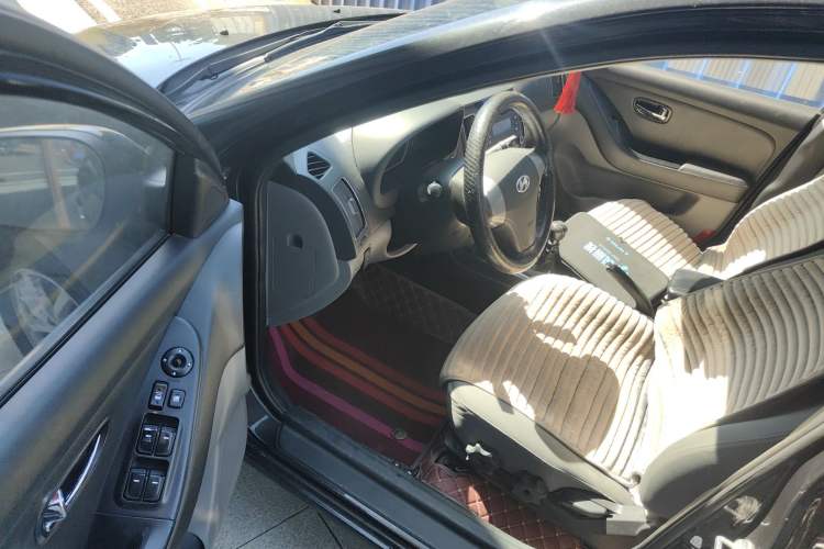 Used Hyundai Celesta 2011 1.6L Manual Luxury Model
