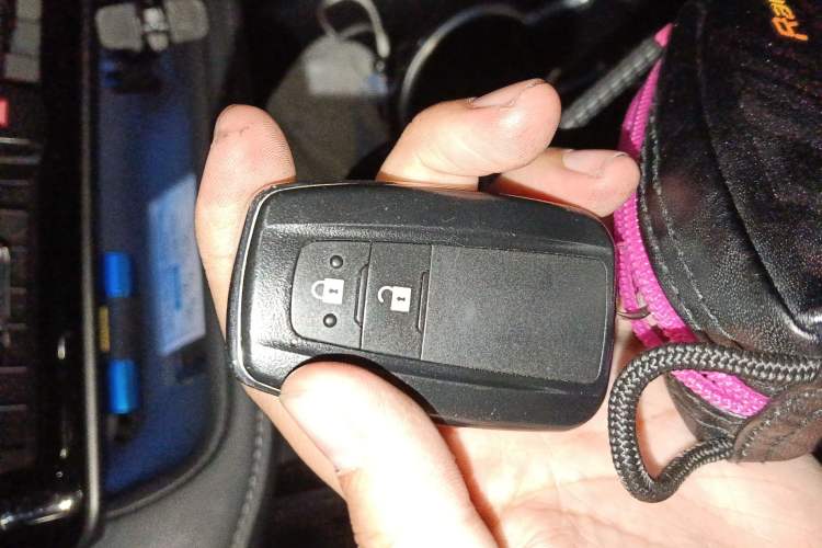 Used Toyota Crown Kluger 2022 2.5L HEV Four-Wheel Drive Luxury Edition Vehicle Key