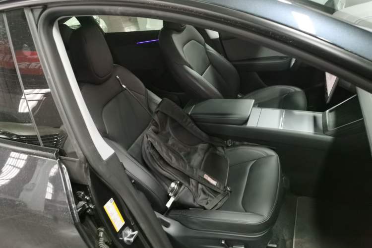 Used Tesla Model Y 2025 Rear-Wheel-Drive Version
