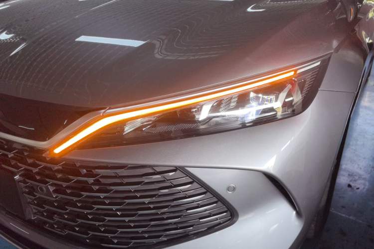 Used BYD Qin L 2025 DM-i Smart Drive 120KM Leading Model