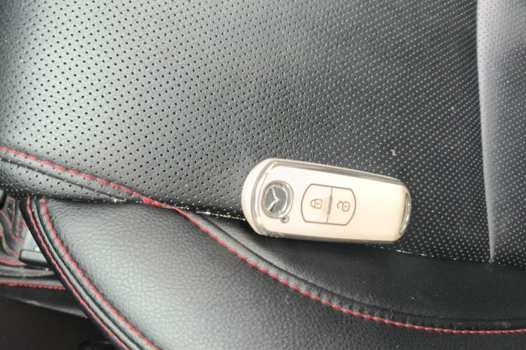 Used Mazda 3 Axela 2019 Cloud-Control Edition Hatchback 1.5L Automatic Comfort Model China VI Standard Vehicle Key