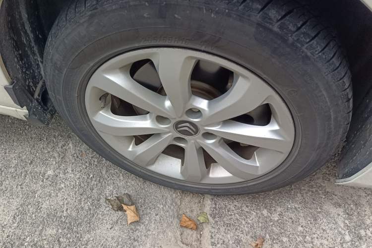 Used Citroen C4 Sega 2016 Joyful Edition 1.6L Automatic Comfort Model Right Front Wheel Hub