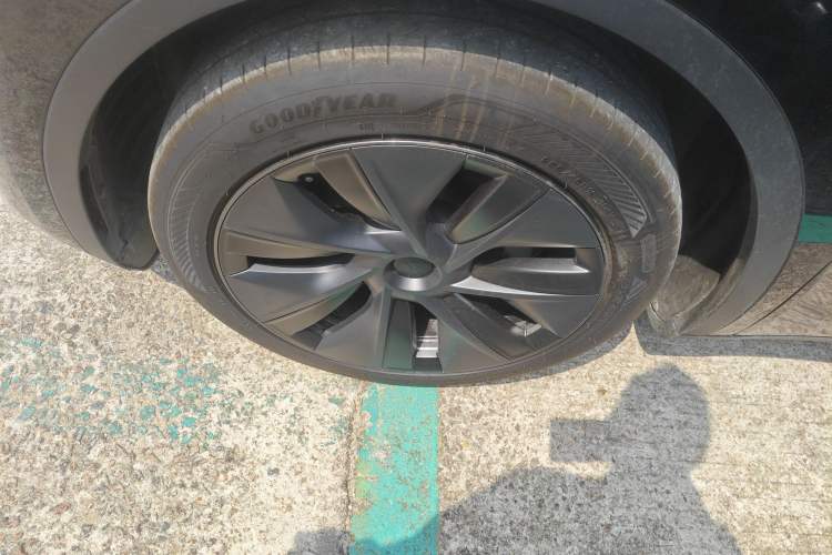 Used Tesla Model Y 2023 Rear-Wheel-Drive Version