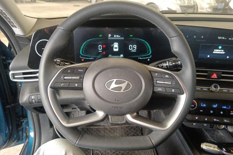 Used Hyundai Elantra 2023 1.5L CVT LUX Prestige Edition