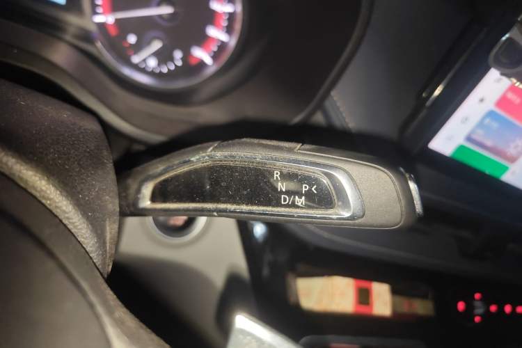 Used SAIC MAXUS Xintu V70 2023 2.0T Elite Edition Automatic Short Wheelbase Low Roof – 5/6 Seats
