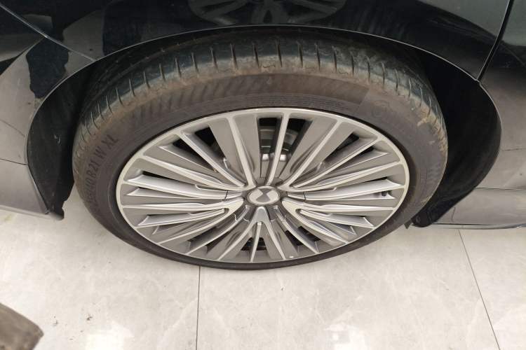 Used Denza Z9 2024 1100 km All-Wheel-Drive Ultra Version