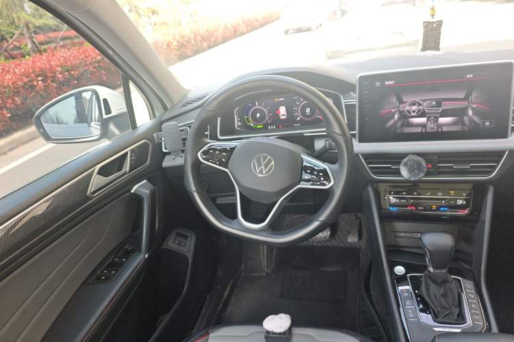 Used Volkswagen Tiguan L New Energy 2023 430 PHEV Plug-in Hybrid Flagship Edition Steering Wheel
