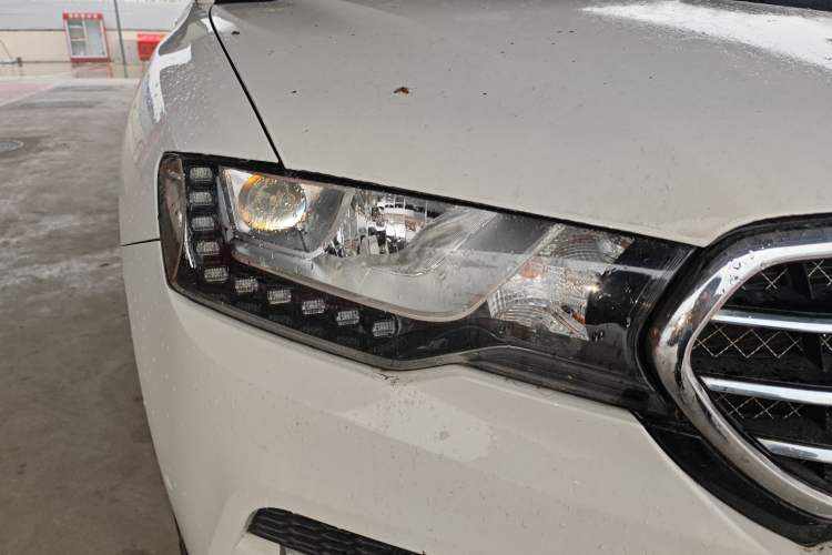 Used Haval H6 Coupe 2016 Blue Label 1.5T Automatic Two-Wheel Drive Urban Model Right Front Headlight