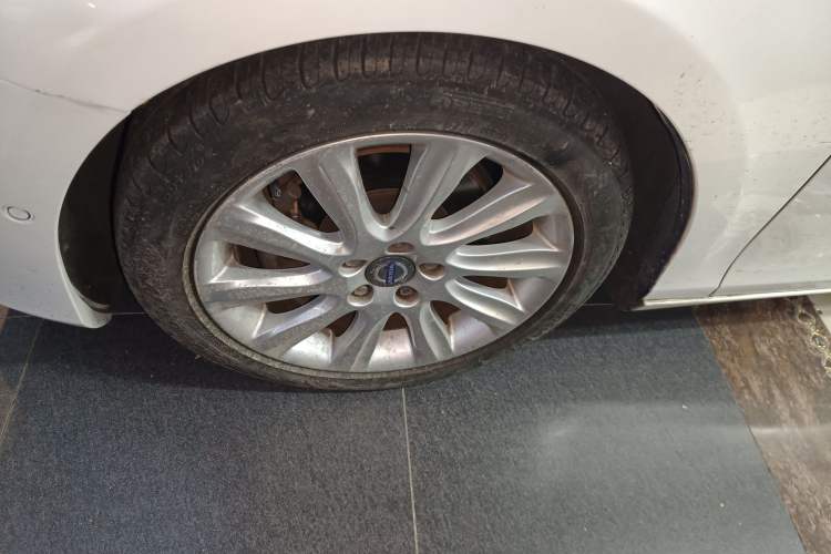 Used Volvo V40 2015 1.6T Zhiya Edition
