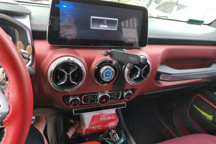 Used BAIC Off-Road BJ40 2020 2.0T Automatic Four-Wheel Drive Urban Hunter Edition Chivalrous Type Audio And AC Panel