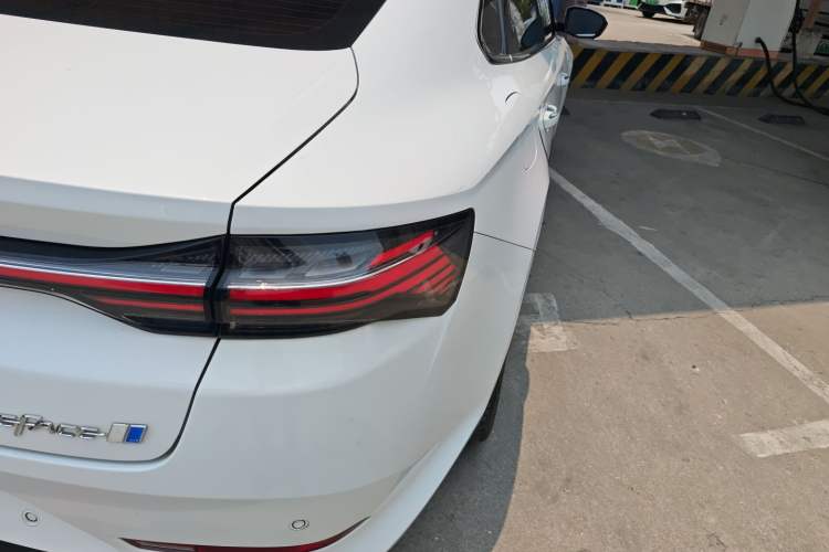 Used Geely Auto Preface 2024 Zhiqing 1.5TD Galaxy Edition Right Rear Taillight