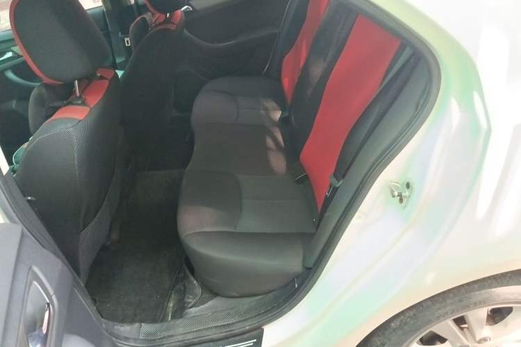 Used Roewe 360 2016 1.5L Automatic Smart Screen Version Left Rear Seat