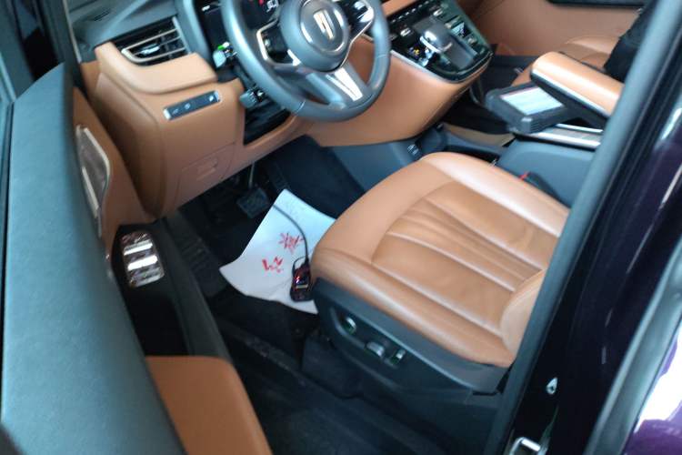 Used Hongqi HQ9 PHEV 2024 2.0T Four-Wheel Drive Business Edition Driver Seat