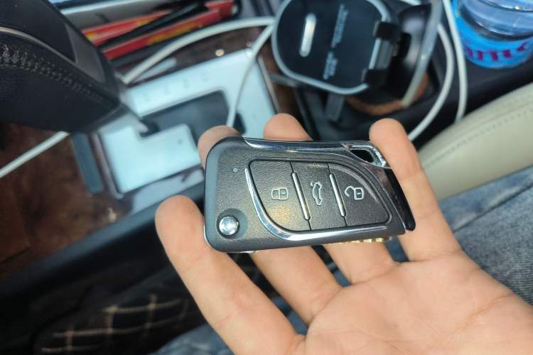 Used Mitsubishi Pajero Sport 2013 3.0L Automatic Two-Wheel Drive Luxury Edition Vehicle Key