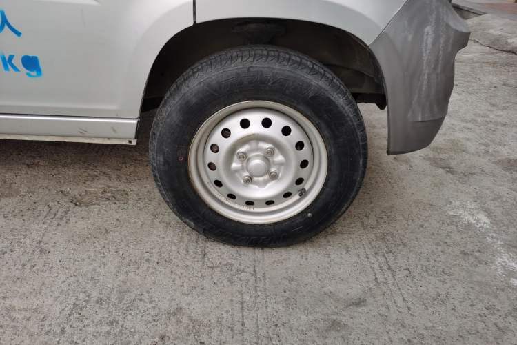 Used Wuling Zhiguang 2020 1.2L Van Utility Model China VI Emission Standard 2 Seats LSI