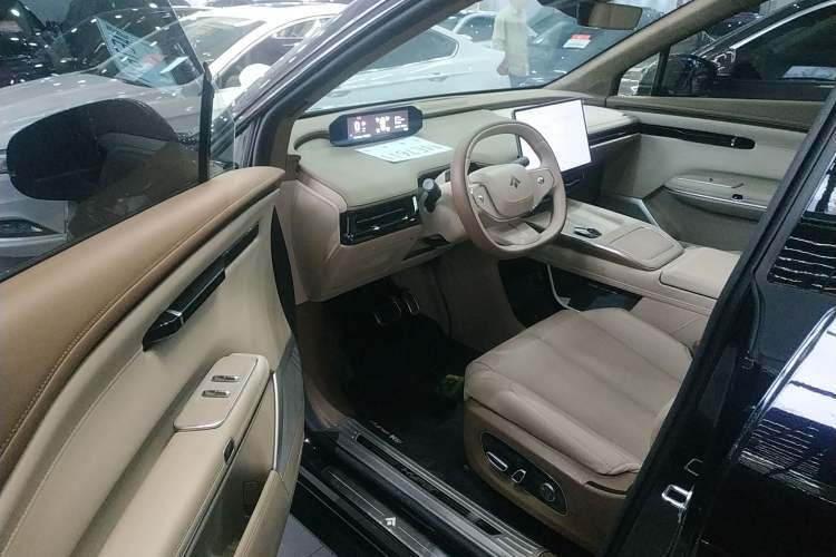 Used Hyptec HT 2023 670 Rear-Drive Ultra-High-Voltage NDA Version Driver Seat