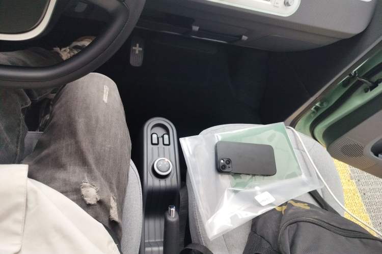 Used Wuling Hongguang MINIEV 2021 Macaron Premium Model – Lithium Iron Phosphate Gear Lever