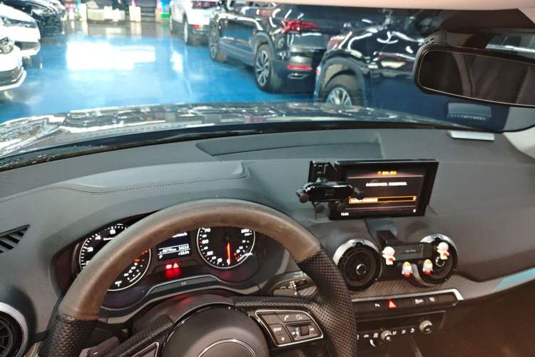 Used Audi Q2L 2022 35 TFSI Fashion Dynamic Model Center Console