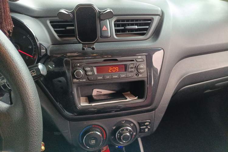 Used Kia K2 2012 Hatchback 1.4L MT Cool Edition Commemorative Model
