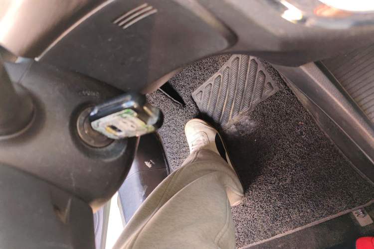 Used Honda Jade 2013 1.8L automatic Comfort version 5 seats
