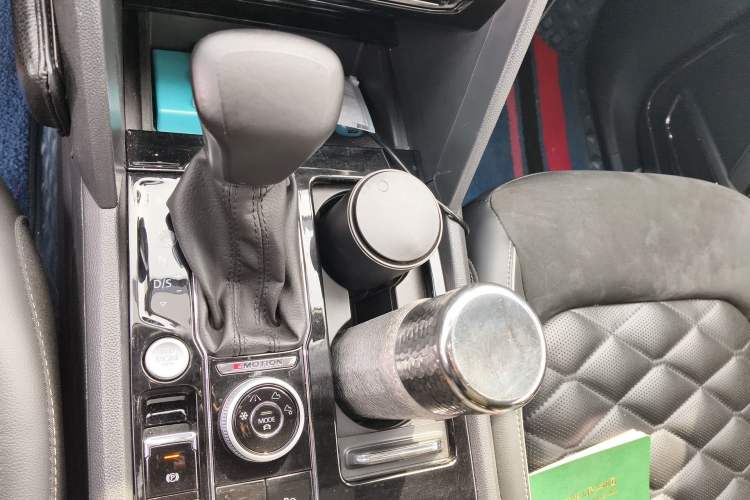 Used Volkswagen Teramont X 2020 Revised Version 380TSI Four-Wheel Drive Prestige Luxury Edition Gear Lever