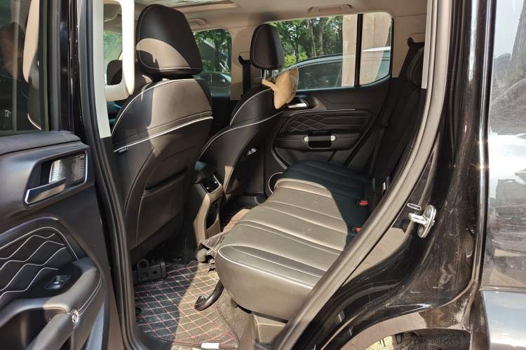 Used Tank 300 2023 City Edition 2.0T—Stylish as Ever Interior 4