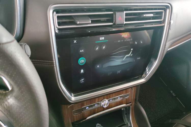 Used Roewe RX8 2018 30T Smart Connectivity All-Wheel Drive Supreme Edition