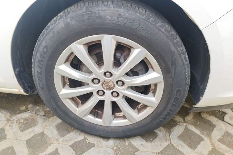 Used Buick GT 2013 GT 1.6L Automatic Fashion Edition Right Front Wheel Hub