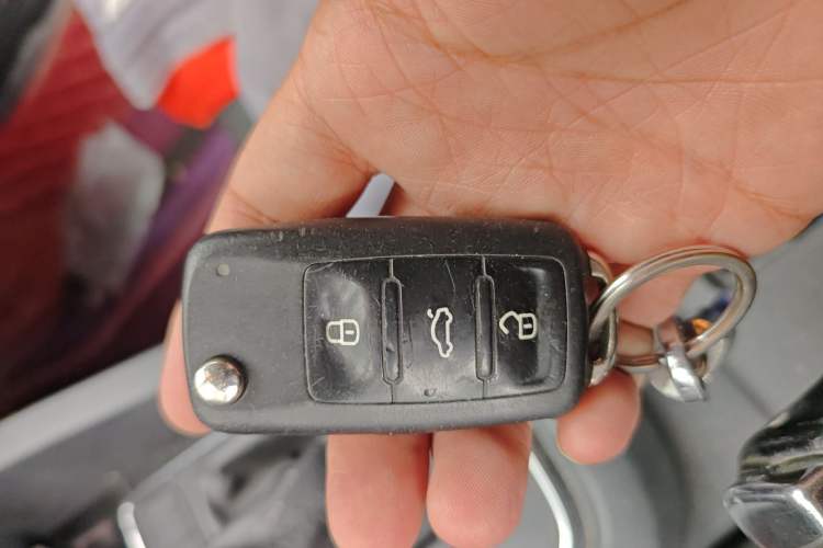 Used Volkswagen Sagitar 2016 230TSI 25th Anniversary Edition Vehicle Key