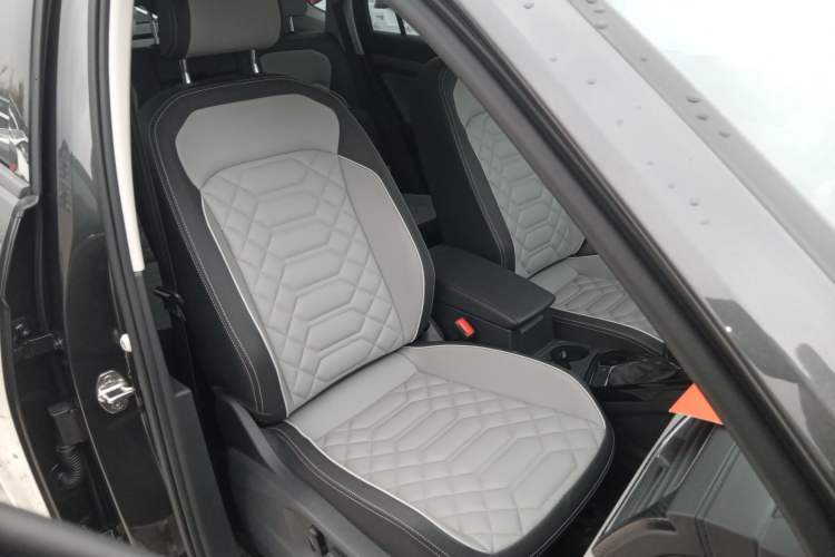 Used Volkswagen Tayron 2023 330TSI Two-Wheel-Drive Luxury Plus Advanced Version
