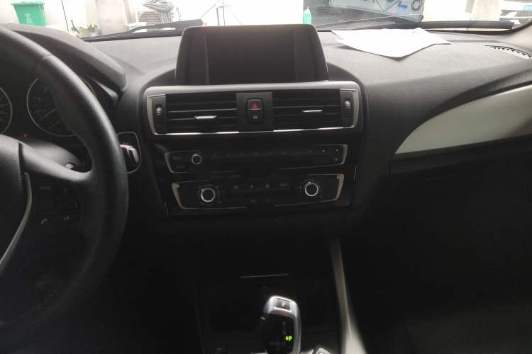 Used BMW 2 Series 2015 218i
