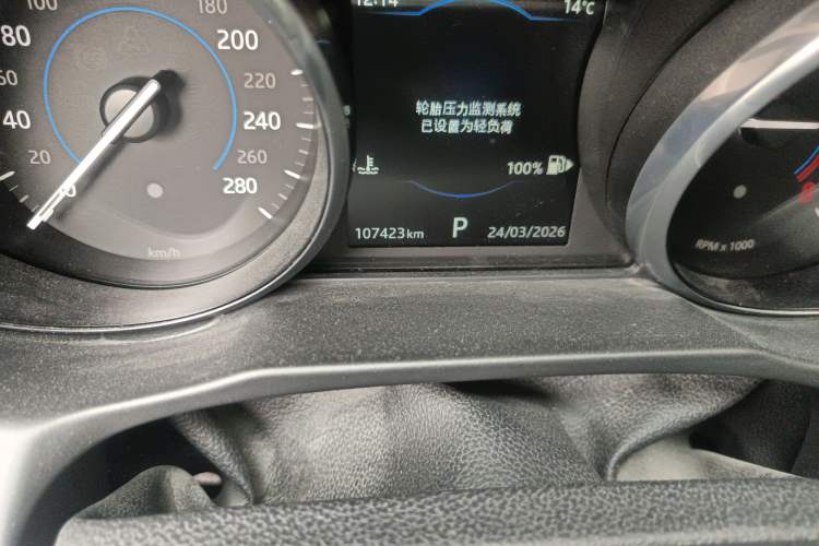 Used Jaguar XFL 2017 XFL 2.0T 240PS Luxury Edition Odometer Close Up