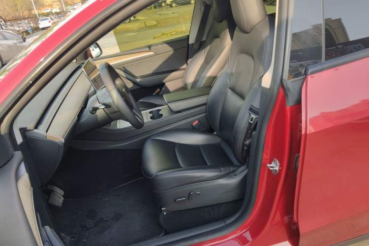 Used Tesla Model Y 2021 Long-Range All-Wheel-Drive Version 3D7
