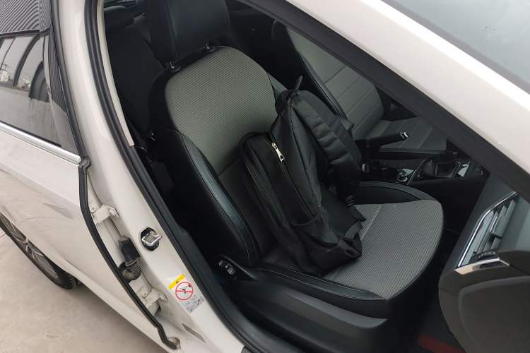 Used Skoda Octavia 2017 1.6L Automatic Chuanxing Edition Right Front Seat