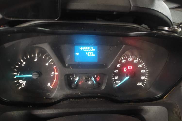 Used Ford Transit 2019 2.0T Diesel Multi-Purpose Commercial Vehicle Mid-Drive Mid-Roof 6-Seater China VI Standard Odometer Close Up