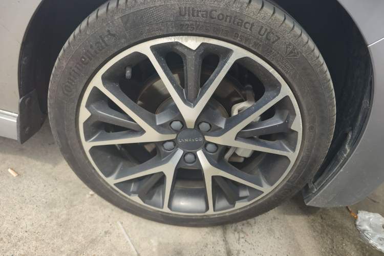 Used Lynk & Co 03 2021 1.5TD DCT Jing Champion Edition Right Front Wheel Hub