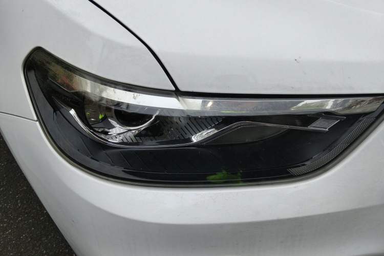 Used Haval H6 2017 Blue Label Sport Edition 1.5T Automatic Two-Wheel Drive Luxury Model Right Front Headlight