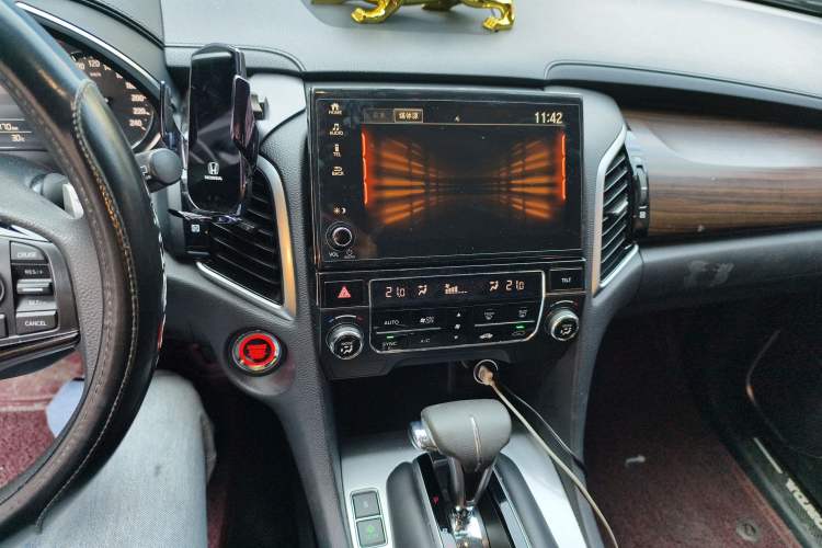 Used Honda Avancier 2019 240TURBO Two-Wheel Drive Elite Edition Audio And AC Panel