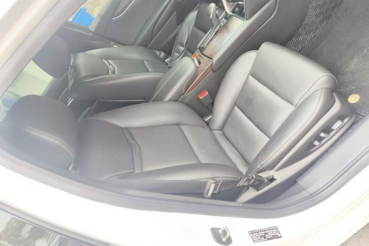 Used Cadillac XTS 2018 28T Elite Edition Right Front Seat