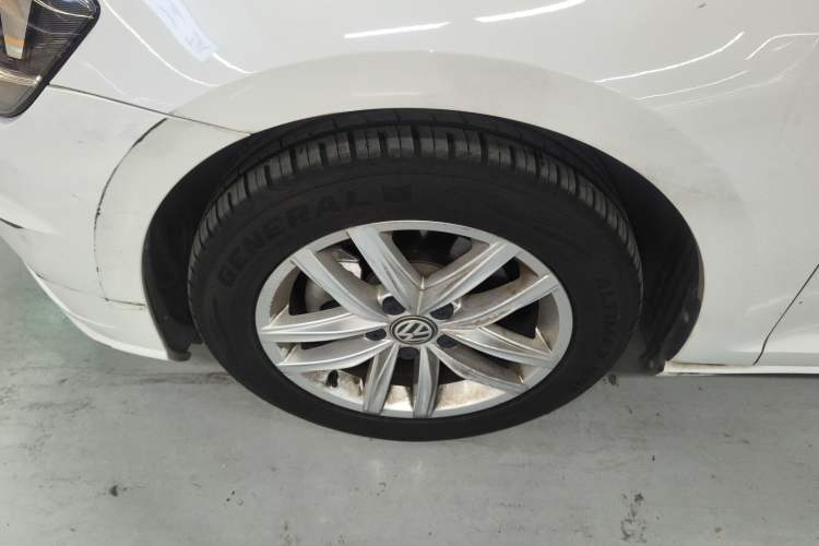 Used Volkswagen Golf 2019 280TSI DSG Comfort Version China V Standard Left Front Wheel Hub
