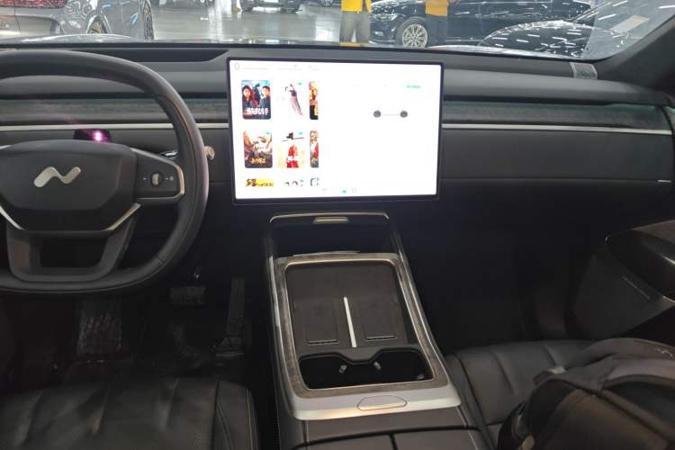 Used ONVO Luxeed L90 2025 Model—Max Six-Seater Version
