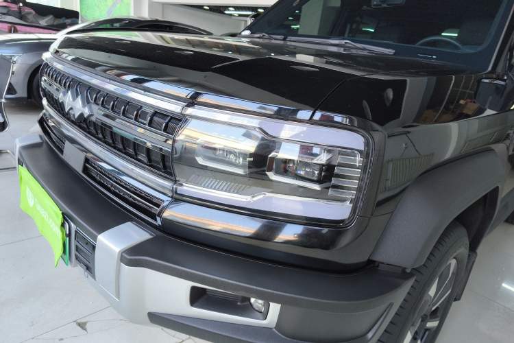 Used Formula Leopard 5 2023 Explore Edition